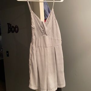 White and navy blue, size medium, brand is Japna, never worn before!!